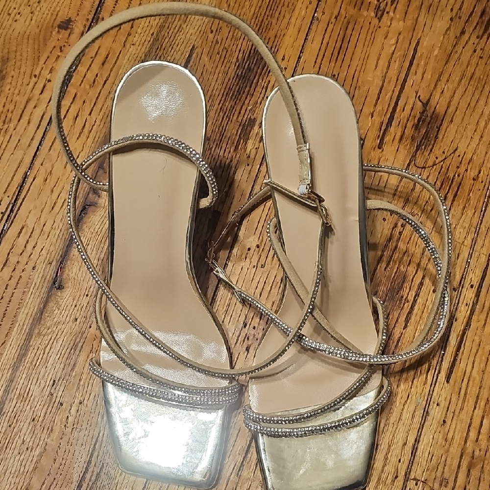 Elegant Gold Strappy Women's Sandals